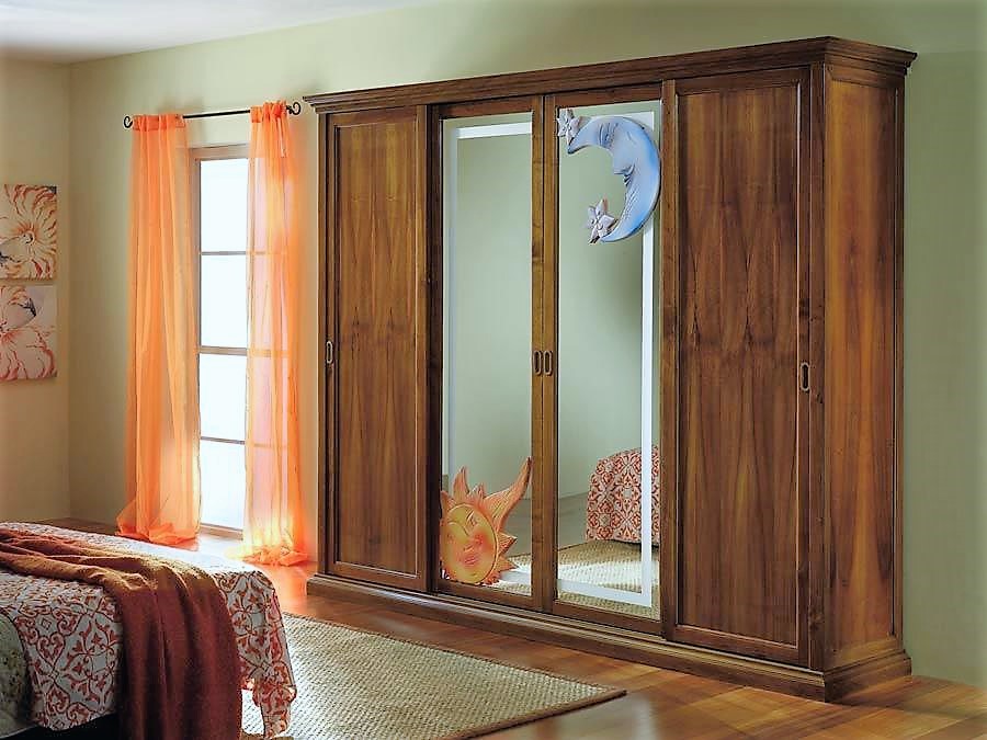 Solid wood sliding doors wardrobe with central mirrors