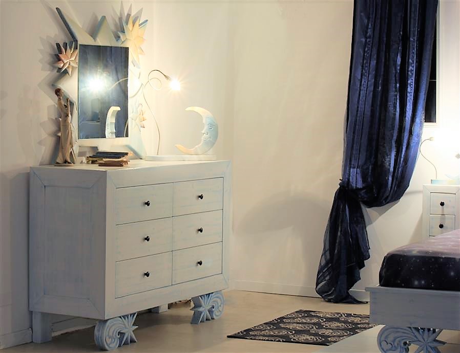 Lacquered solid wood dresser with drawers cuore