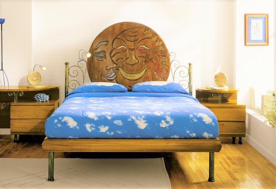 Wrought iron and wood beds with bedside tables splendidio sole
