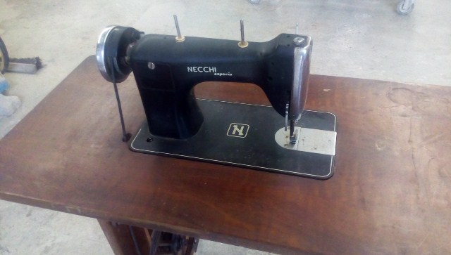 Macchina da cucire necchi vintage