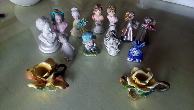 Oggetti in ceramica. oggettistica statuette