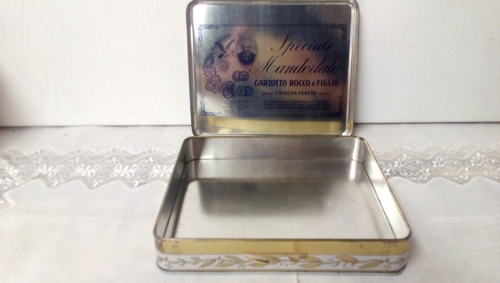 Scatola in latta 24,5x20x5h